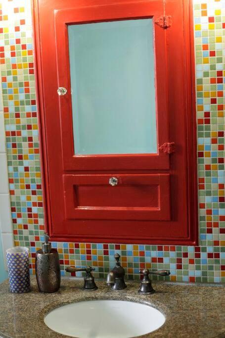 Beautiful, Historic Family Home Near Lake Merritt オークランド エクステリア 写真