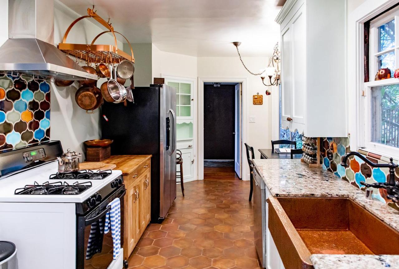 Beautiful, Historic Family Home Near Lake Merritt オークランド エクステリア 写真